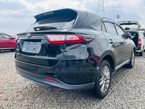 Toyota Harrier 2.0 2020 Black
