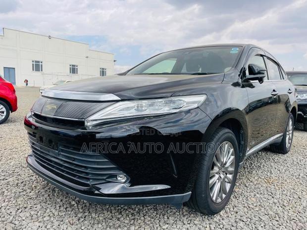 Toyota Harrier 2.0 2020 Black