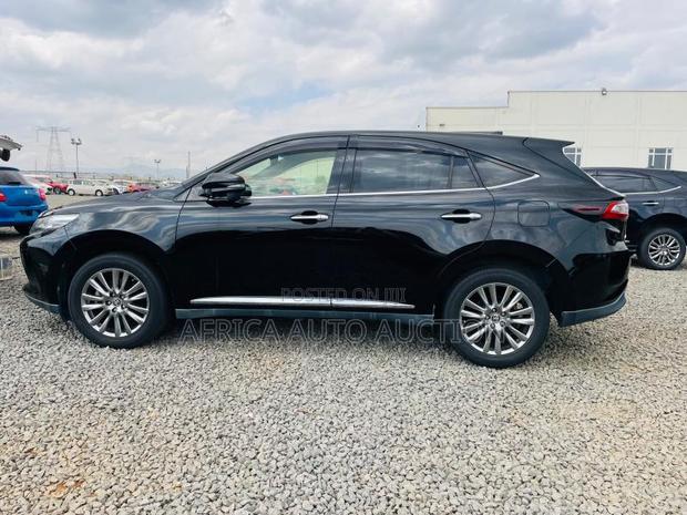 Toyota Harrier 2.0 2020 Black