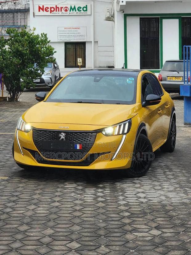 Peugeot 208 2019 Yellow