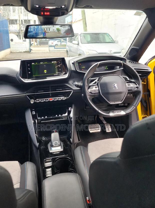 Peugeot 208 2019 Yellow