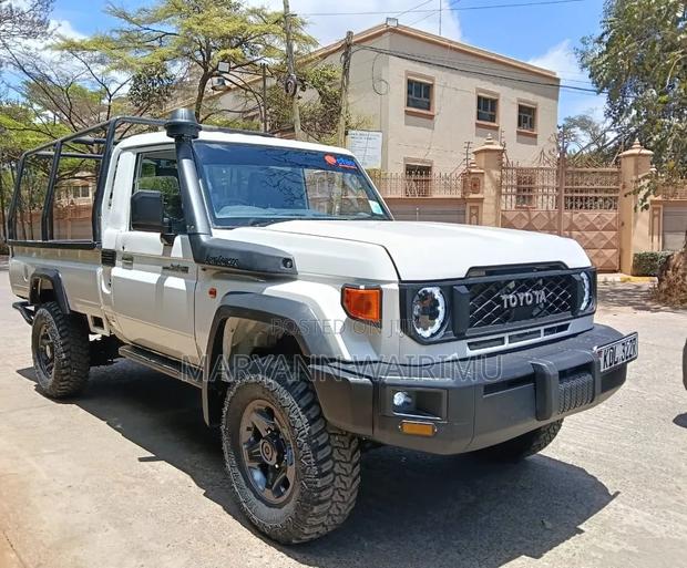 Toyota Land Cruiser 79 Series 2022 White
