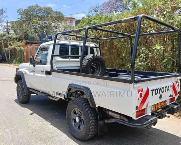 Toyota Land Cruiser 79 Series 2022 White