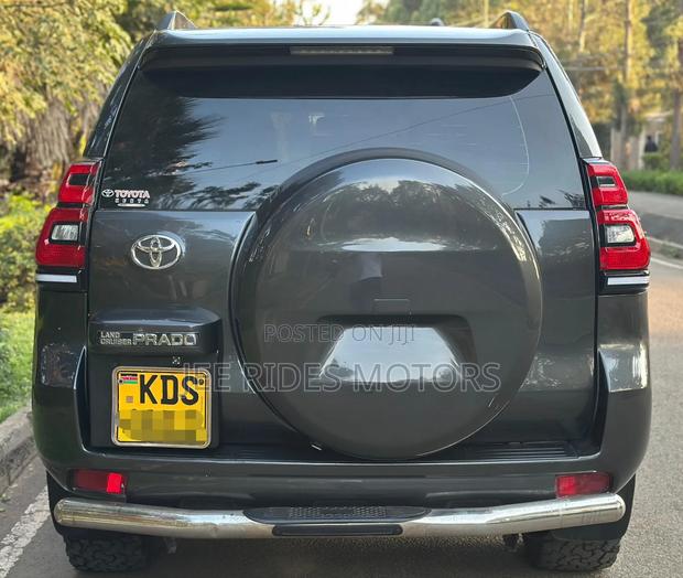 Toyota Land Cruiser Prado 2016