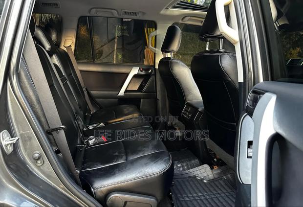 Toyota Land Cruiser Prado 2016