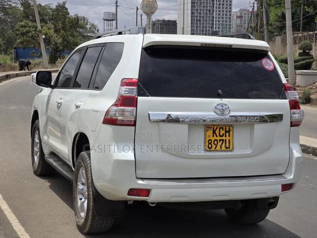 Toyota Land Cruiser Prado 2.7 i 2011 White