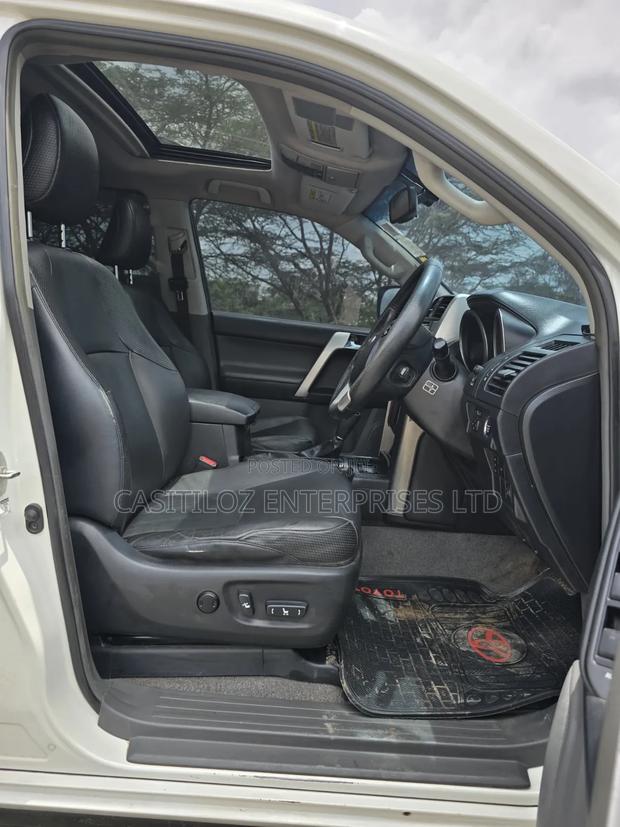 Toyota Land Cruiser Prado 2.7 i 2011 White
