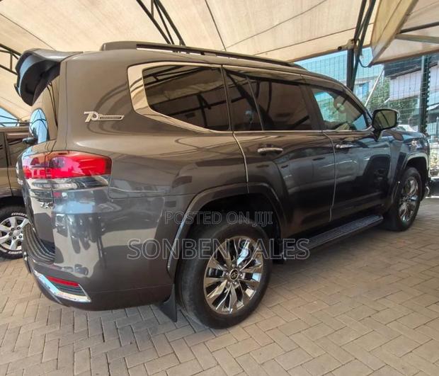 Toyota Land Cruiser 3.5 V6 2022 Gray