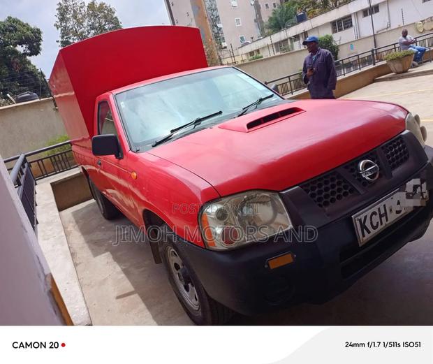 Nissan Hardbody 2009 Red