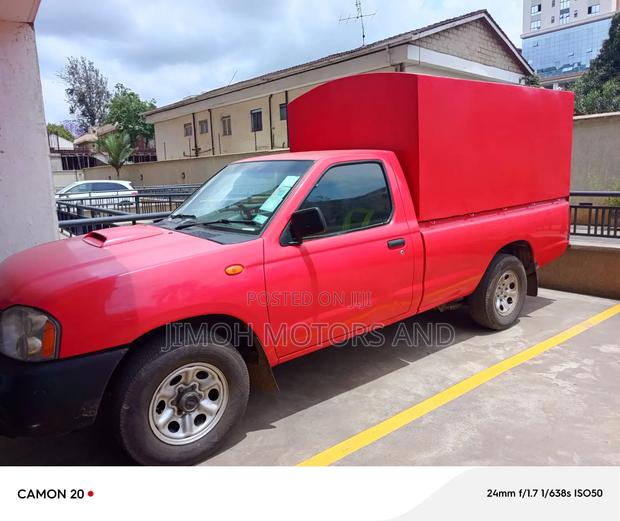 Nissan Hardbody 2009 Red