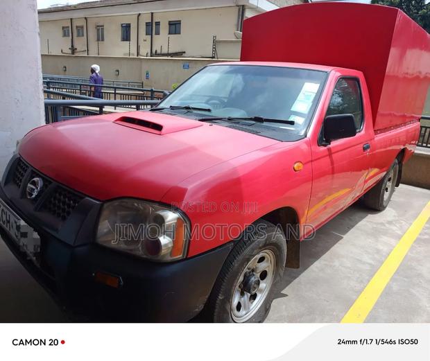 Nissan Hardbody 2009 Red
