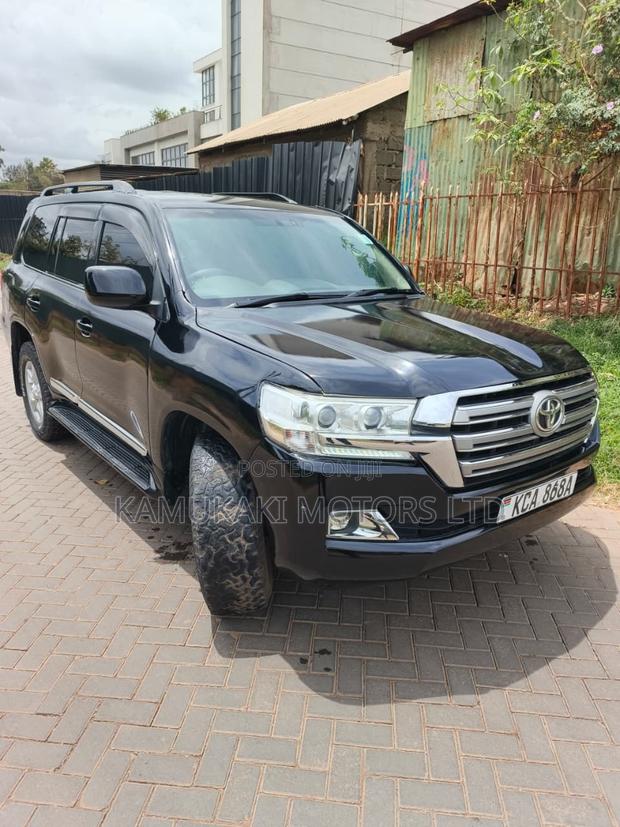 Toyota Land Cruiser 2010 Black