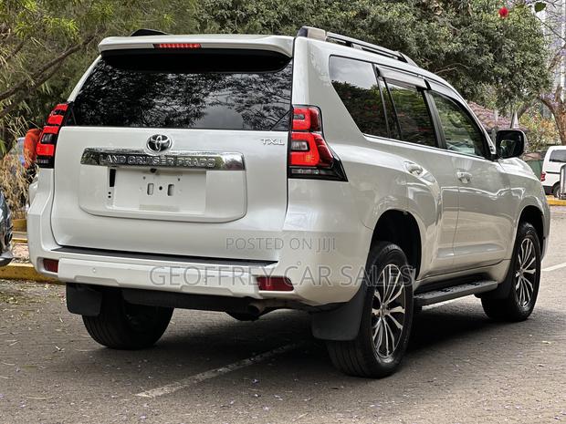 Toyota Land Cruiser Prado 2.8 2020 Off white
