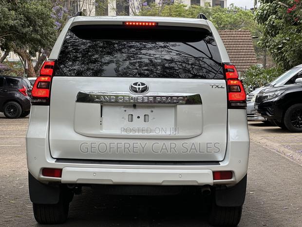 Toyota Land Cruiser Prado 2.8 2020 Off white