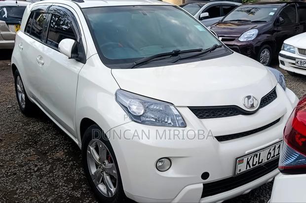 Toyota IST 2010 White