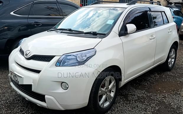 Toyota IST 2010 White