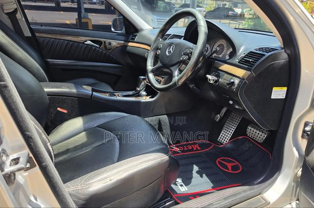 Mercedes-Benz E300 2008 Silver