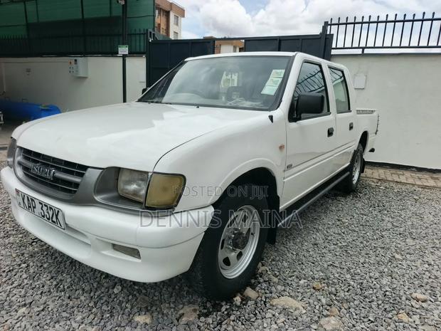 Isuzu Tougher 2001 White