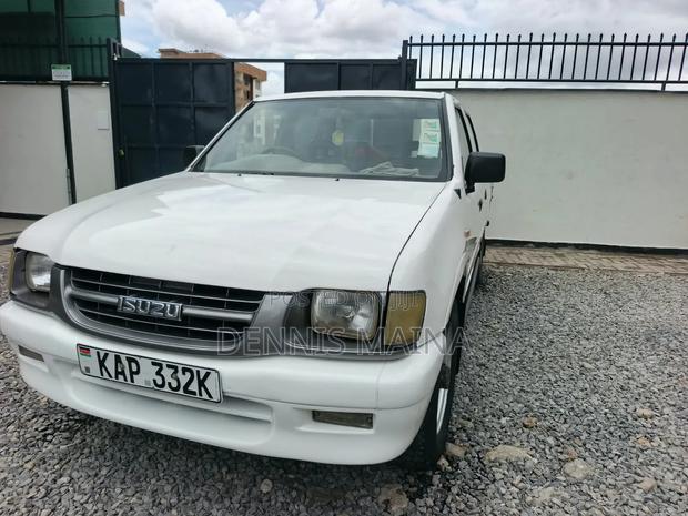 Isuzu Tougher 2001 White