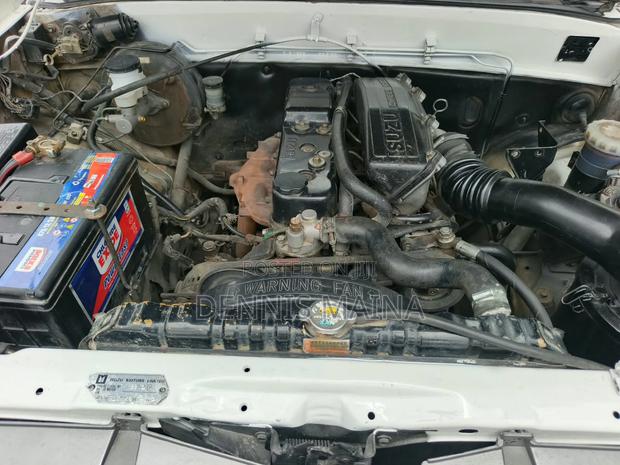 Isuzu Tougher 2001 White