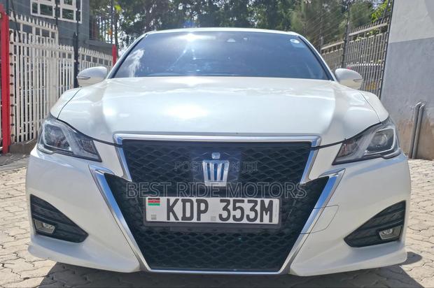 Toyota Crown 2017 White