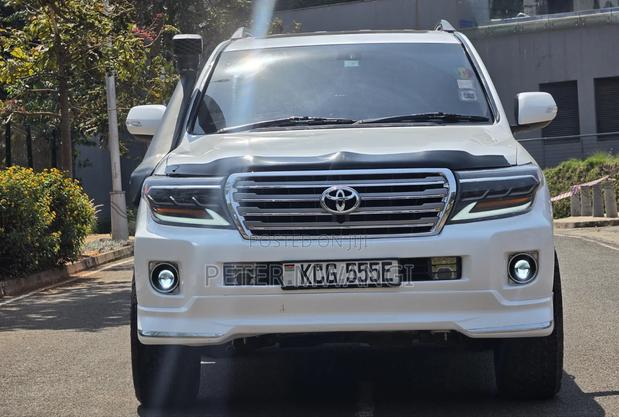 Toyota Land Cruiser 2008 White