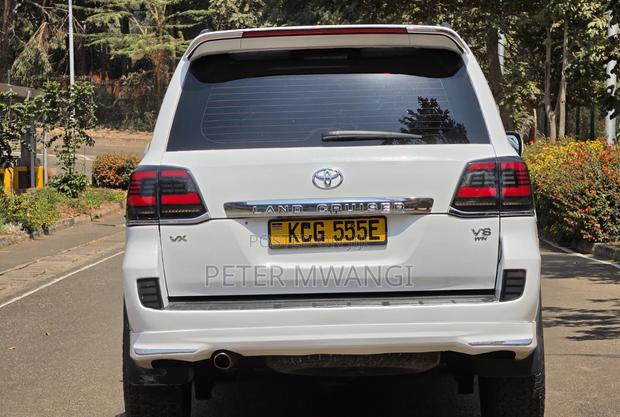 Toyota Land Cruiser 2008 White