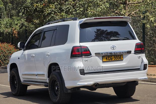 Toyota Land Cruiser 2008 White