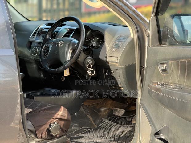 Toyota Hilux 2015 Black