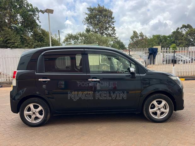 Toyota Spade 2015 Black