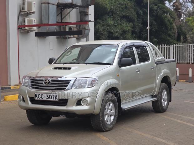 Toyota Hilux 2008 Burgundy
