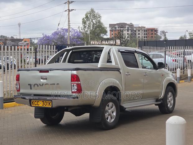 Toyota Hilux 2008 Burgundy