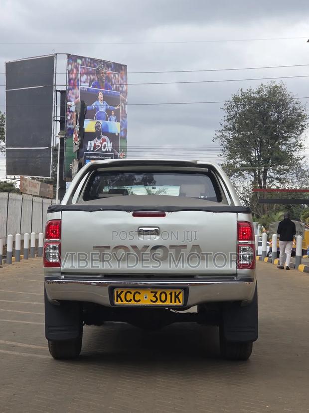 Toyota Hilux 2008 Burgundy