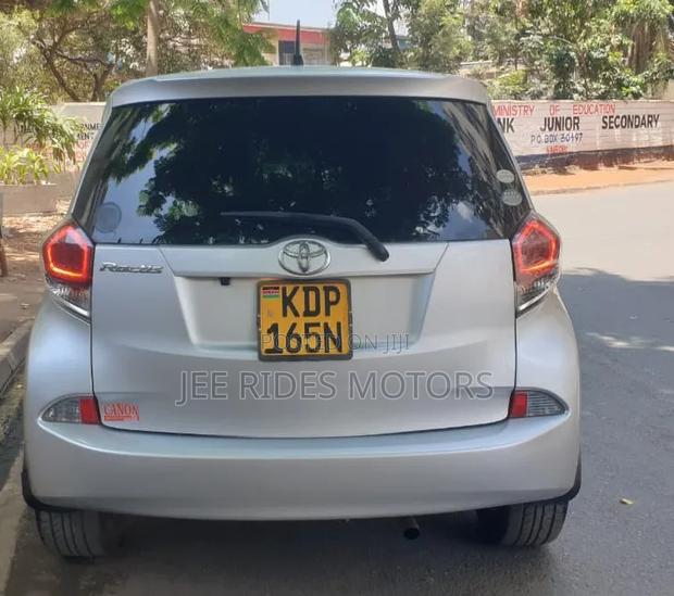 Toyota Ractis 2016 Gray