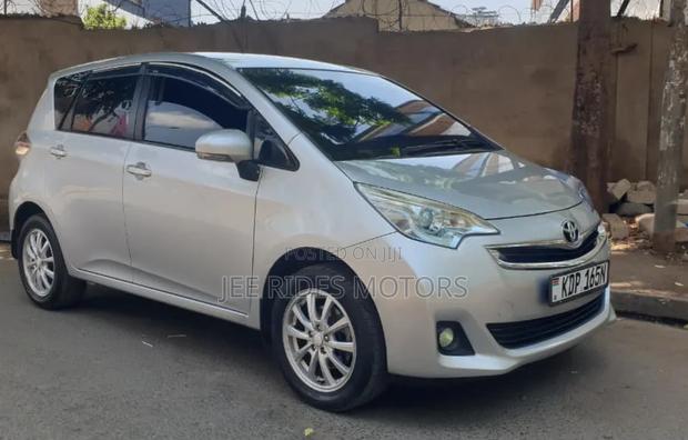 Toyota Ractis 2016 Gray