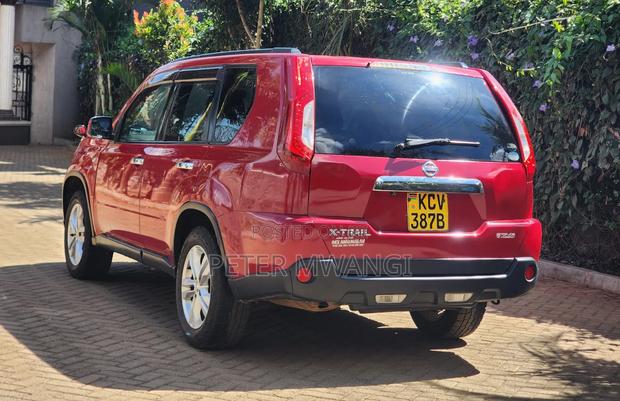 Nissan X-Trail 2012 Red