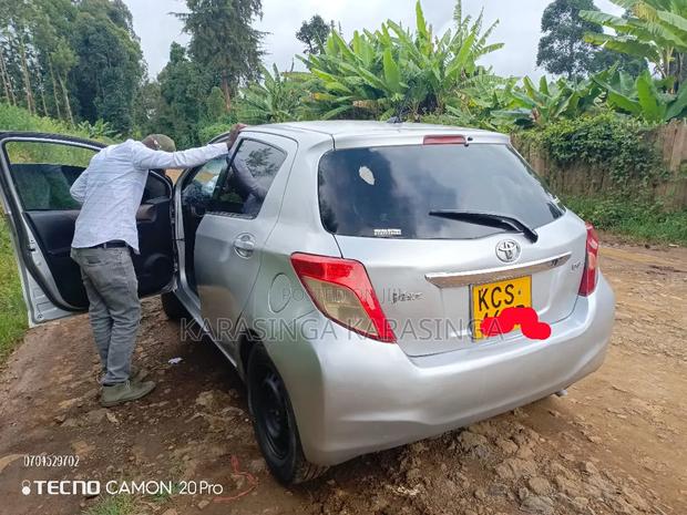 Toyota Vitz 1.0 FWD 5dr 2012 Silver