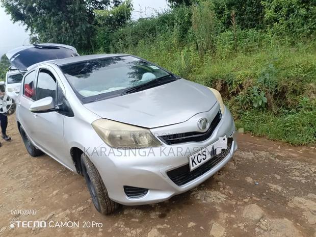 Toyota Vitz 1.0 FWD 5dr 2012 Silver