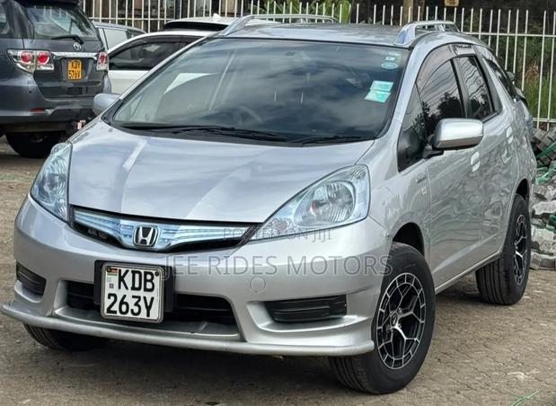 Honda Fit Shuttle 2014 Gray