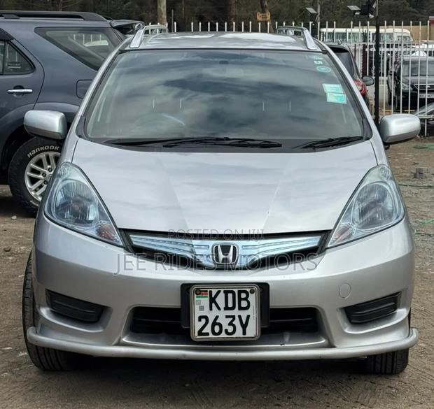 Honda Fit Shuttle 2014 Gray