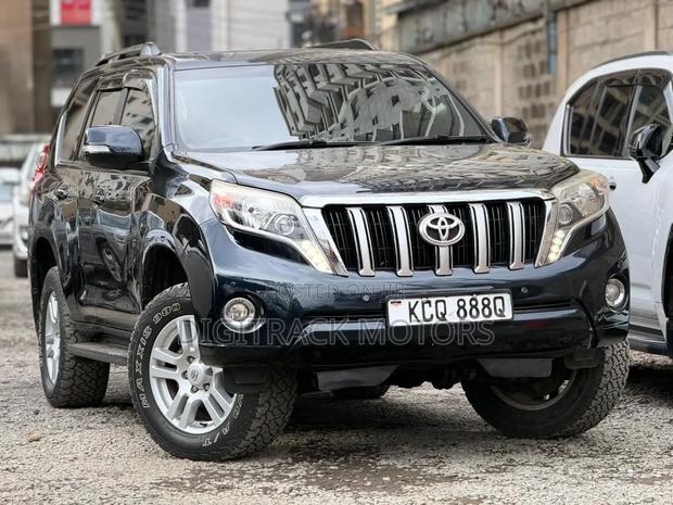 Toyota Land Cruiser 2011 Black