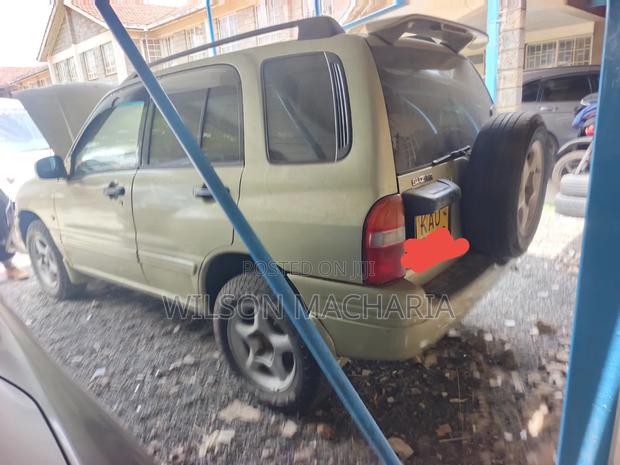 Suzuki Escudo 2002 Beige