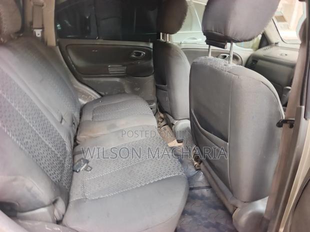 Suzuki Escudo 2002 Beige