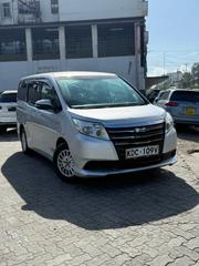 Toyota Noah 2014 White for sale