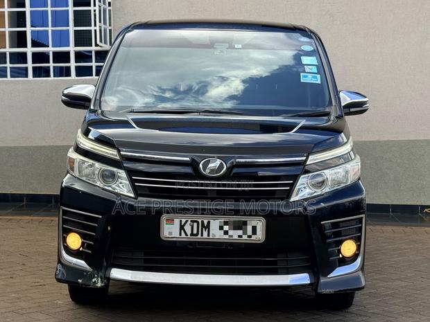 Toyota Voxy 2016 Black