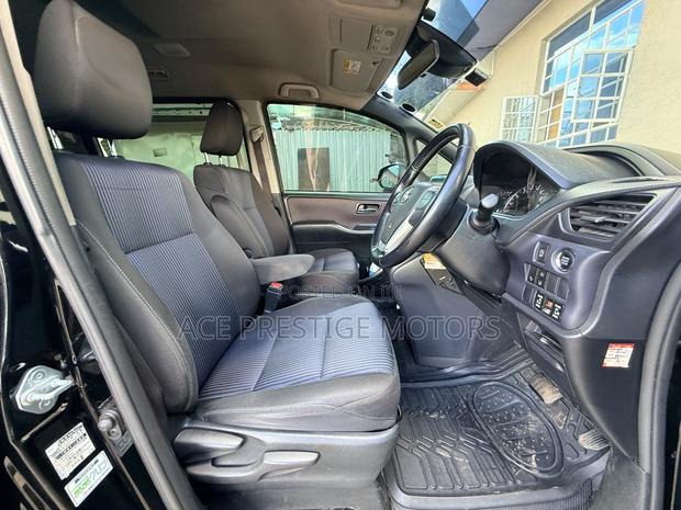 Toyota Voxy 2016 Black