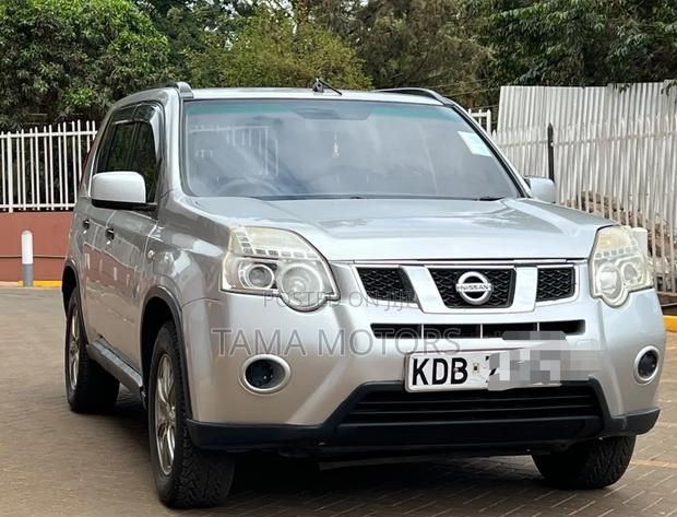Nissan X-Trail 2014 Gray