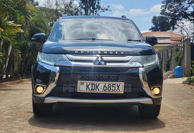Mitsubishi Outlander 2015 Black