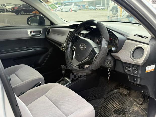 Toyota Axio 2014 Silver