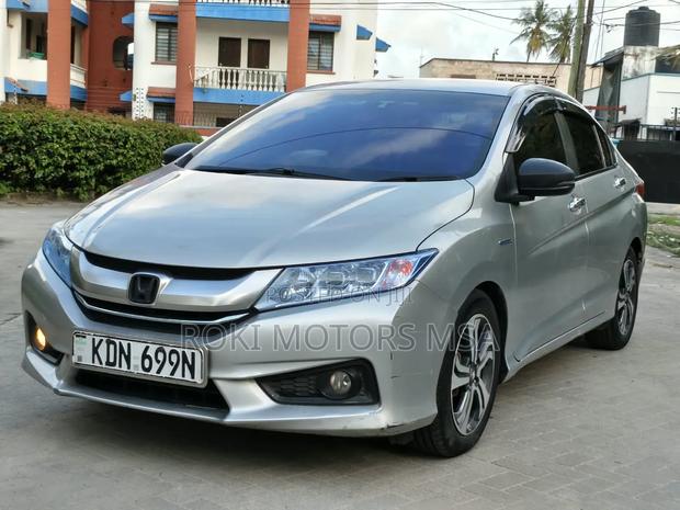 Honda Grace 2016 Silver